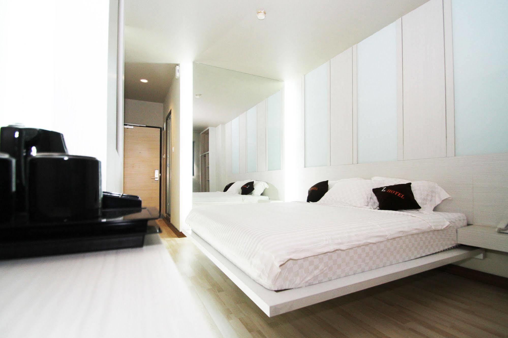The L Hotel Entertainment Batam Экстерьер фото