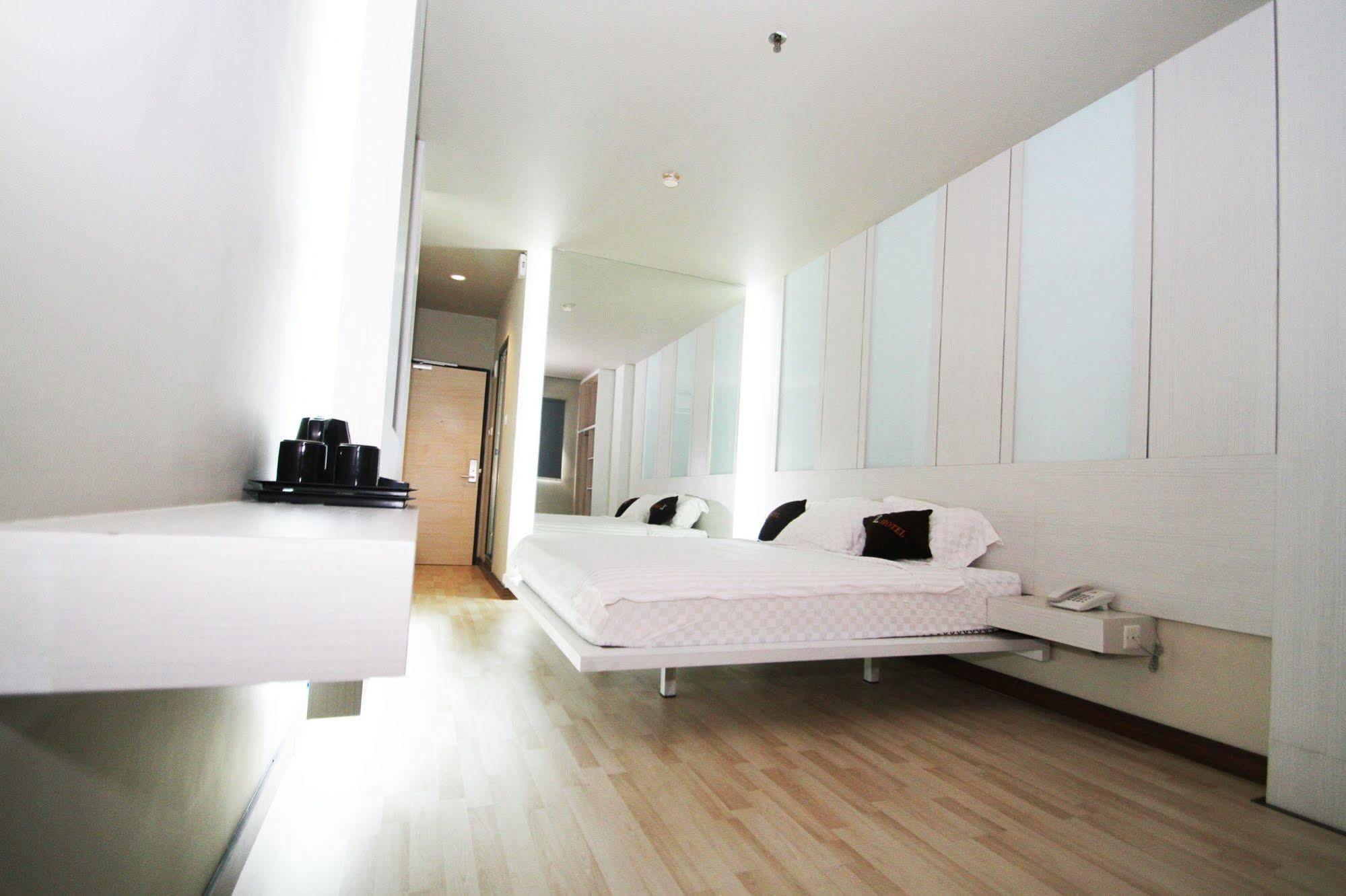 The L Hotel Entertainment Batam Экстерьер фото